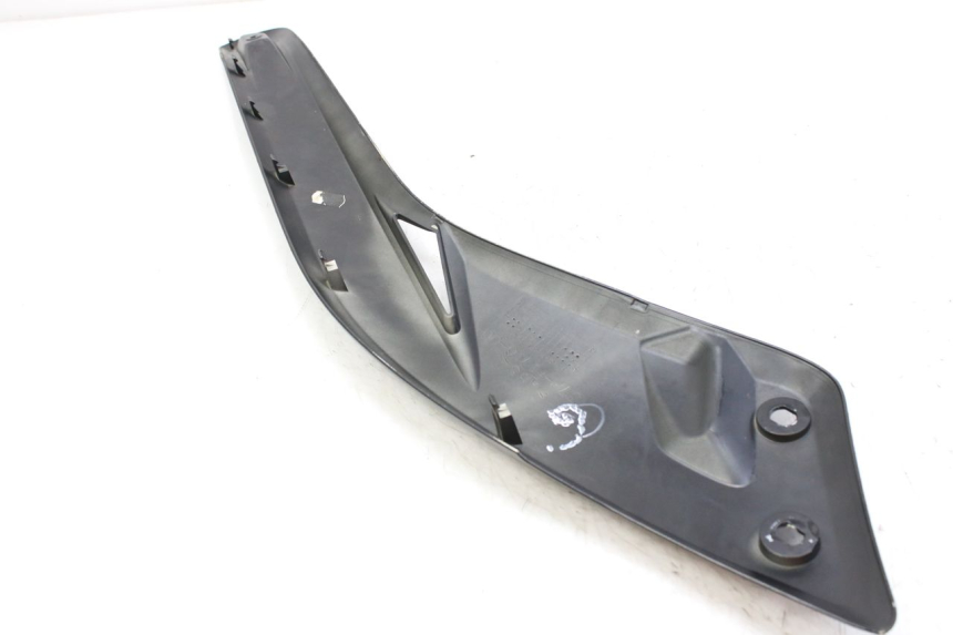 photo de CACHE SOUS SELLE GAUCHE MBK SKYCRUISER 125 (2010 - 2013)