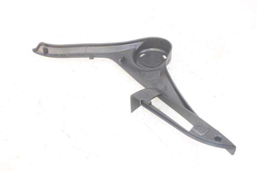 photo de CACHE SOUS SELLE GAUCHE PIAGGIO MP3 HPE 300 (2019 - 2026) - Autre angle de vue