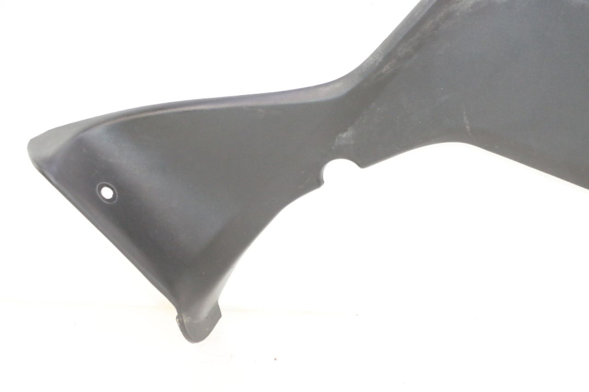 photo de CACHE SOUS SELLE GAUCHE KYMCO MXU R 250 (2004 - 2010) - Vue rapprochée