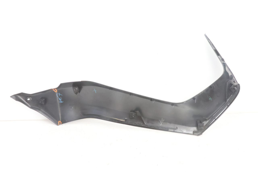 photo de CACHE SOUS SELLE GAUCHE YAMAHA N-MAX NMAX 125 (2021 - 2024) - Points de fixation