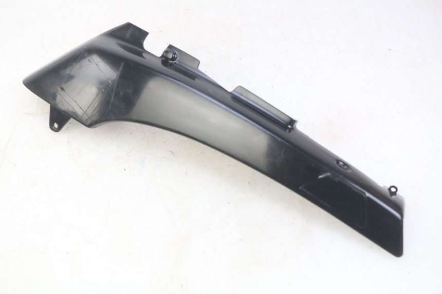 photo de CACHE SOUS SELLE GAUCHE PEUGEOT FOX 50 (1995 - 2003)