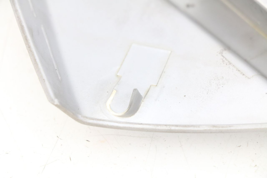 photo de CACHE SOUS SELLE GAUCHE PEUGEOT GEOPOLIS 400 (2007 - 2013)
