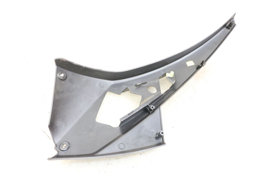 photo de CACHE SOUS SELLE GAUCHE PEUGEOT GEOPOLIS RS 125 (2007 - 2009)