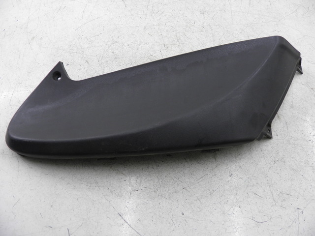 photo de CACHE SOUS SELLE GAUCHE PIAGGIO FLY 2T 50 (2004 - 2017)