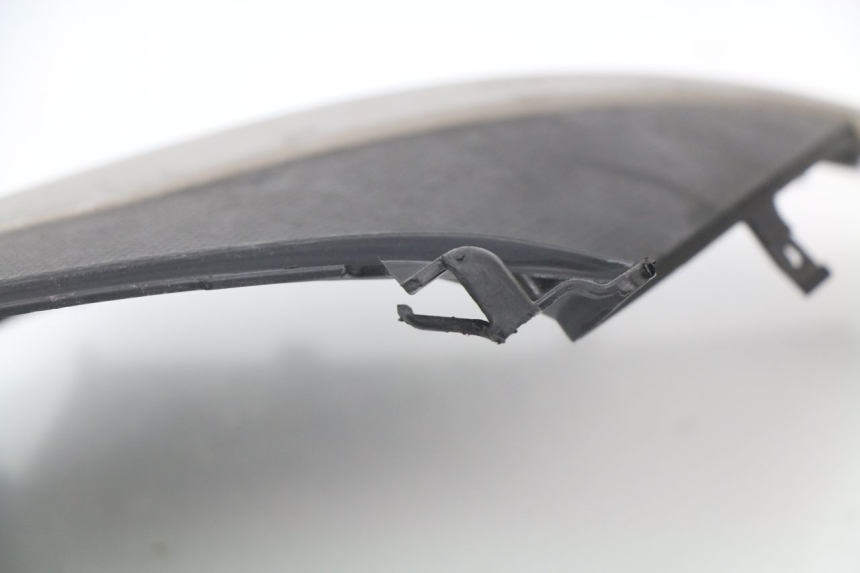 photo de CACHE SOUS SELLE GAUCHE PIAGGIO NRG 50 (2004 - 2017)