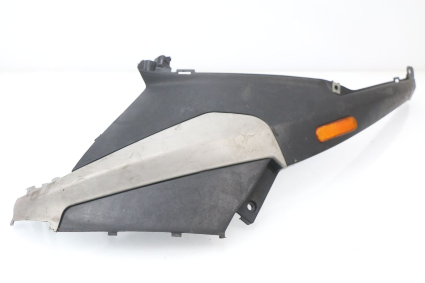 photo de CACHE SOUS SELLE GAUCHE PIAGGIO NRG 50 (2004 - 2017)