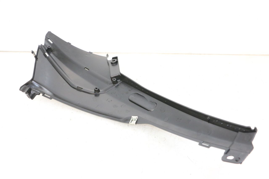 photo de CACHE SOUS SELLE GAUCHE PIAGGIO NRG POWER PUREJET 50 (2018 - 2021)