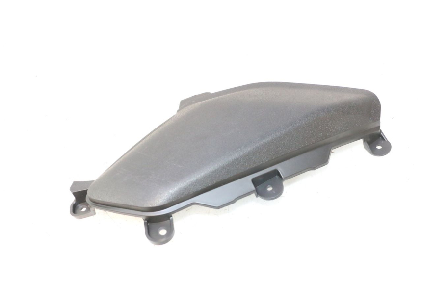 photo de CACHE SOUS SELLE GAUCHE JM MOTORS R-MAX TECH 50 (2024 - 2026) - Zoom état d’usage