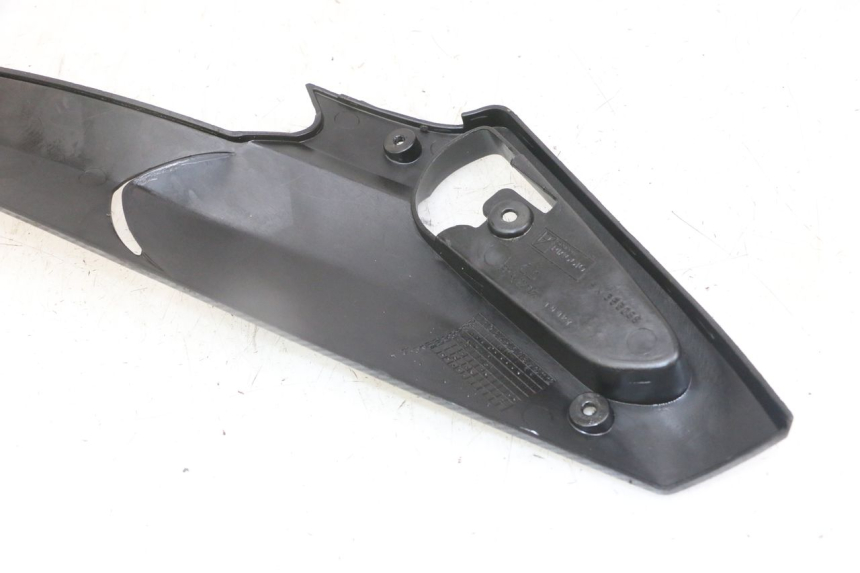 photo de CACHE SOUS SELLE GAUCHE GILERA RUNNER SL 50 (2006 - 2009)