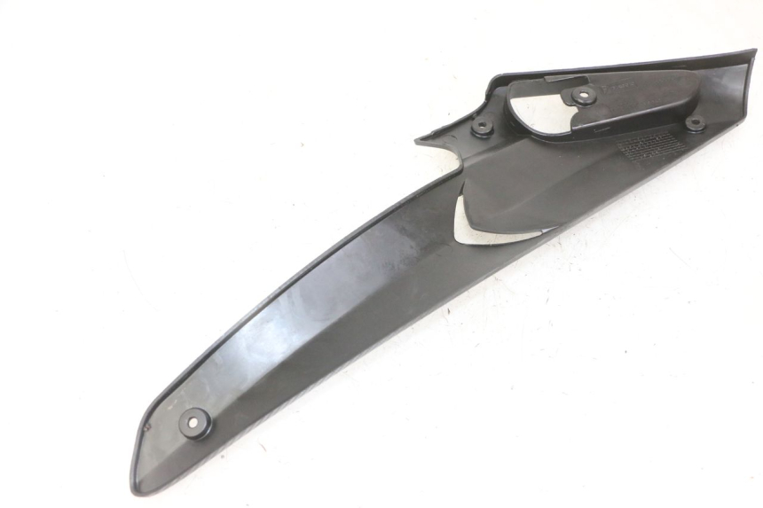 photo de CACHE SOUS SELLE GAUCHE GILERA RUNNER SL 50 (2006 - 2009)