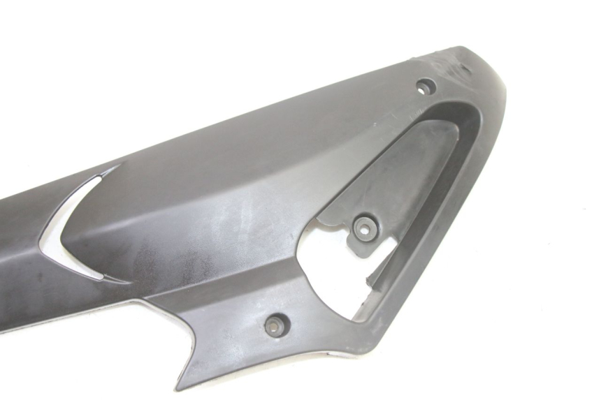 photo de CACHE SOUS SELLE GAUCHE GILERA RUNNER SP 50 (2006 - 2008)
