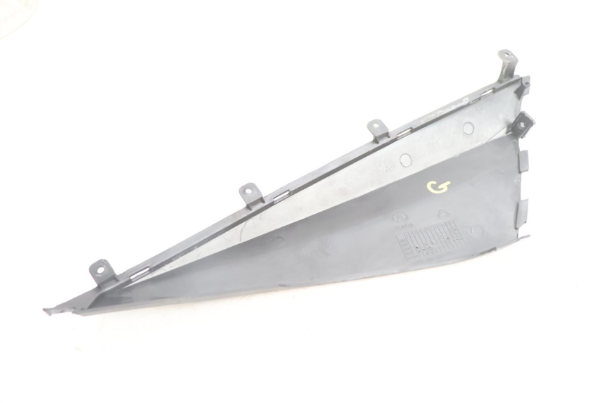 photo de CACHE SOUS SELLE GAUCHE KEEWAY RY6 2T 50 (2011 - 2019) - Zoom état d’usage