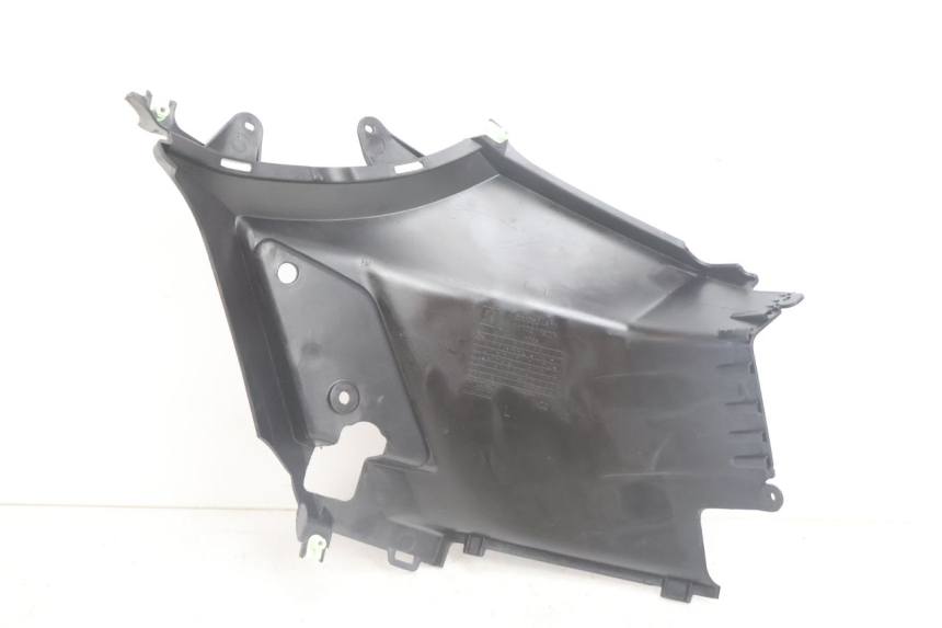 photo de CACHE SOUS SELLE GAUCHE PEUGEOT STREETZONE NAKED 2T 50 (2014 - 2018) - Gros plan technique