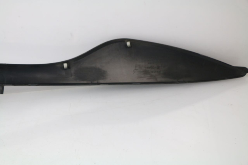 photo de CACHE SOUS SELLE GAUCHE SUZUKI AN BURGMAN 400 (2006 - 2010)