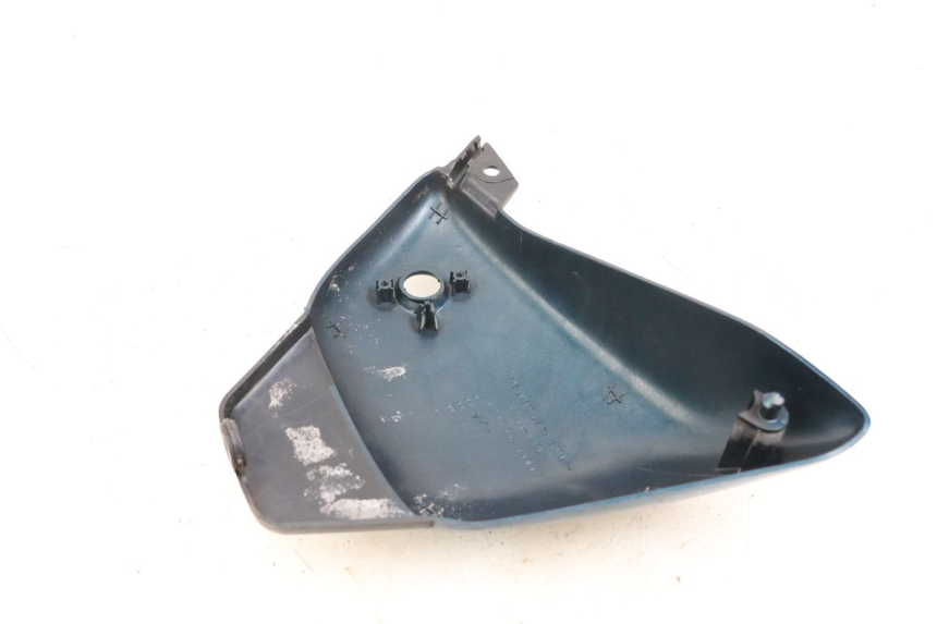 photo de CACHE SOUS SELLE GAUCHE SUZUKI GZ MARAUDER 125 (1998 - 2004)
