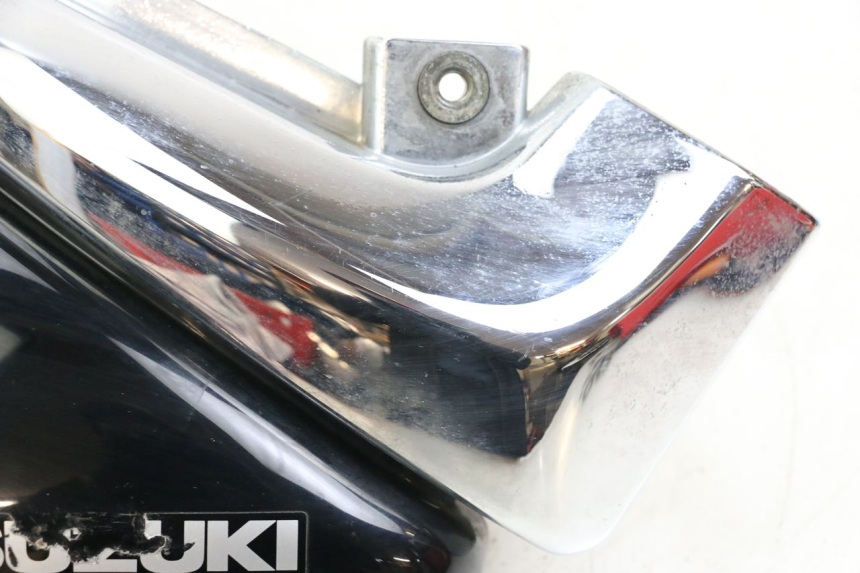 photo de CACHE SOUS SELLE GAUCHE SUZUKI VL INTRUDER 125 (2004 - 2007)
