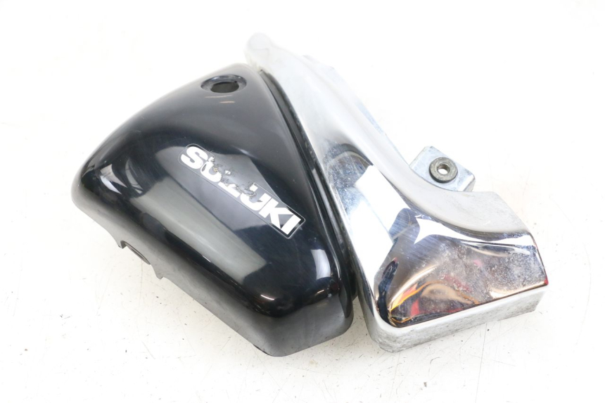 photo de CACHE SOUS SELLE GAUCHE SUZUKI VL INTRUDER 125 (2004 - 2007)