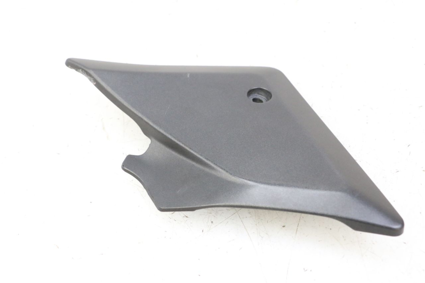 photo de CACHE SOUS SELLE GAUCHE SUZUKI SV S 650 (2003 - 2009)