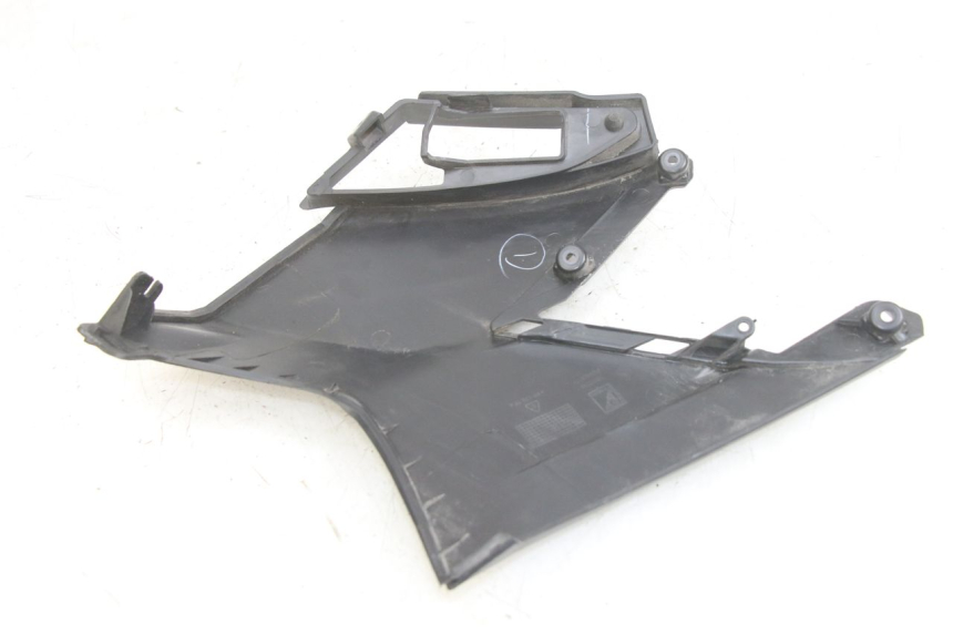photo de CACHE SOUS SELLE GAUCHE APRILIA SXR 50 (2021 - 2023)