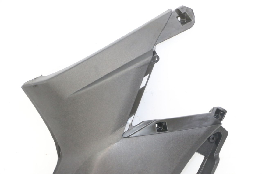 photo de CACHE SOUS SELLE GAUCHE APRILIA SXR 50 (2021 - 2023)