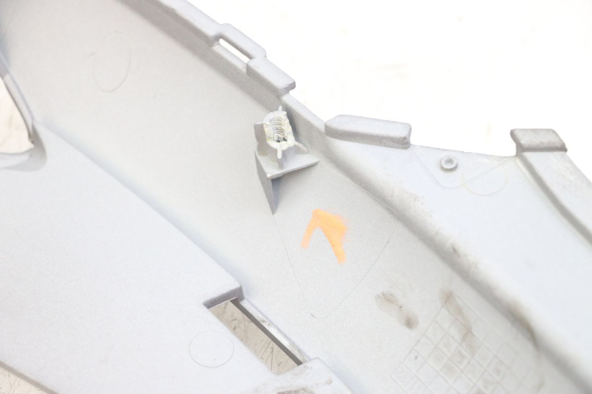 photo de CACHE SOUS SELLE GAUCHE SYM FIDDLE 3 III 125 (2014 - 2020)