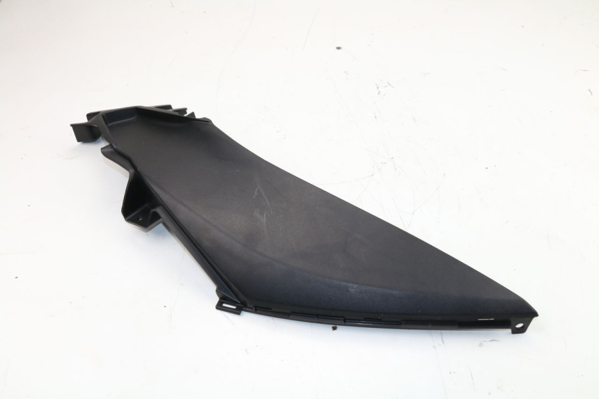 photo de CACHE SOUS SELLE GAUCHE YAMAHA TRICITY 125 (2012 - 2016)