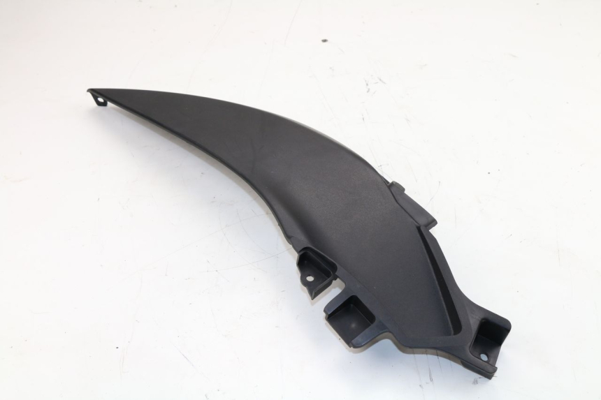 photo de CACHE SOUS SELLE GAUCHE YAMAHA TRICITY 125 (2012 - 2016)