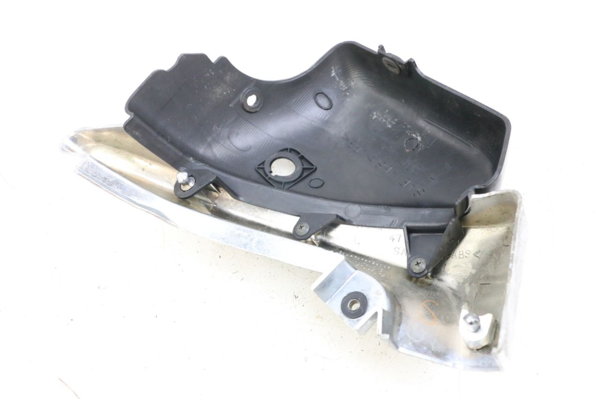 photo de CACHE SOUS SELLE GAUCHE SUZUKI VL INTRUDER 125 (2004 - 2007)