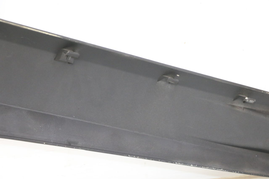 photo de CACHE SOUS SELLE GAUCHE YAMAHA X-MAX XMAX ABS 250 (2010 - 2014)