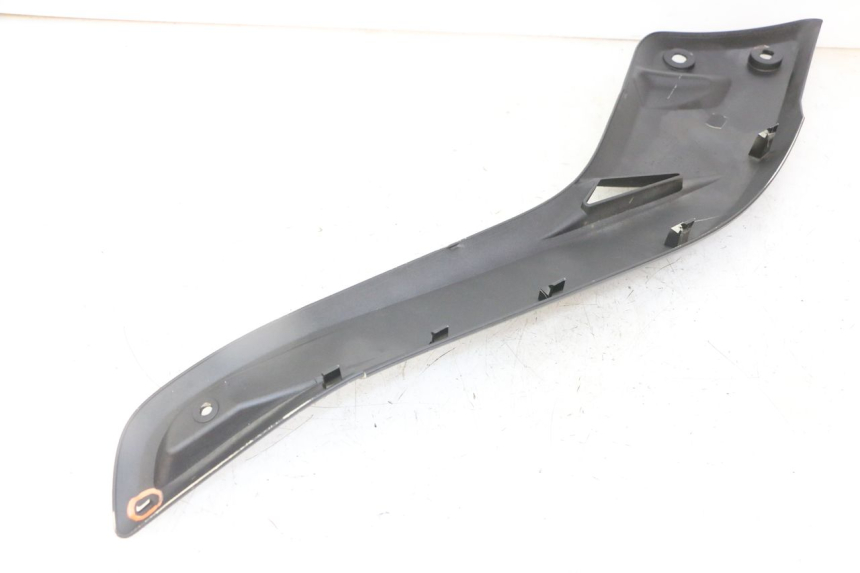 photo de CACHE SOUS SELLE GAUCHE YAMAHA X-MAX XMAX 125 (2010 - 2014)