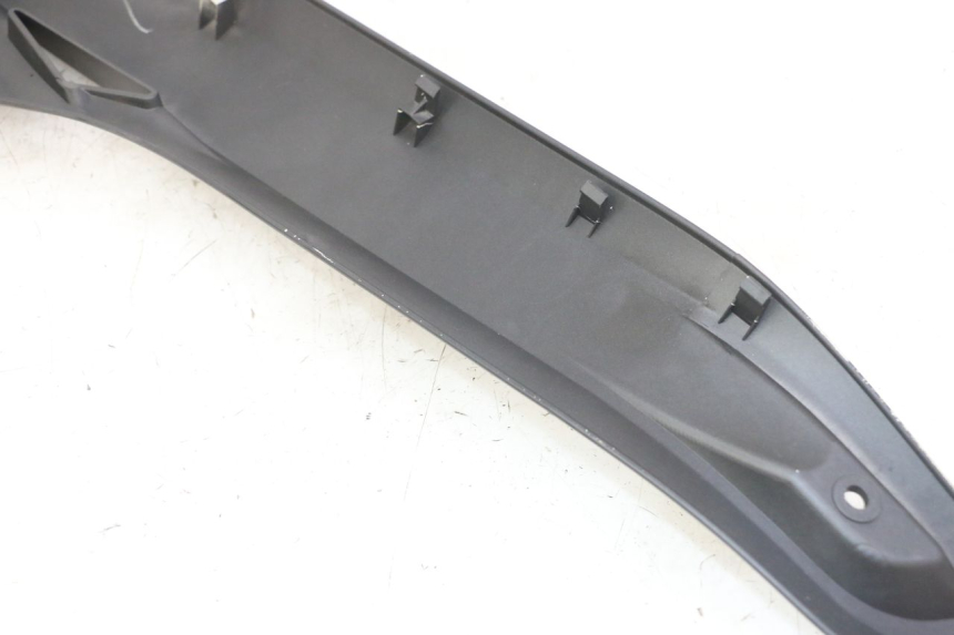 photo de CACHE SOUS SELLE GAUCHE YAMAHA X-MAX XMAX 125 (2010 - 2014)