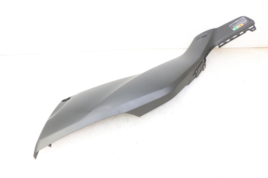 photo de CACHE SOUS SELLE GAUCHE YAMAHA XMAX X-MAX 125 (2021 - 2025) - Vue produit