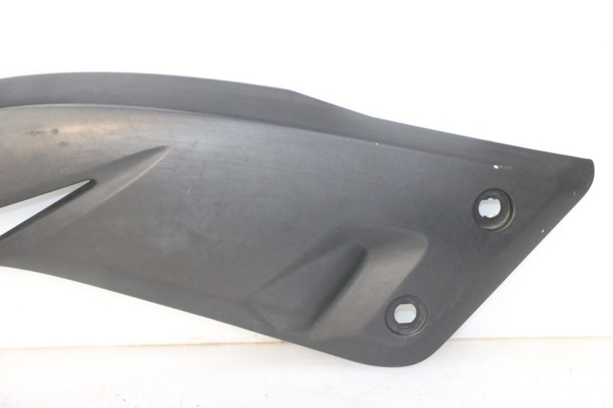 photo de CACHE SOUS SELLE GAUCHE YAMAHA X-MAX XMAX 125 (2010 - 2014)