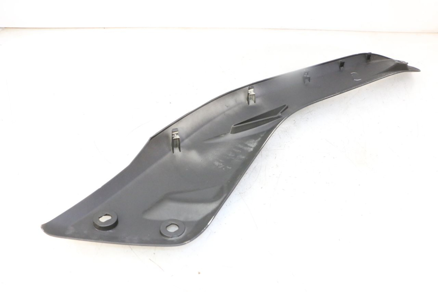 photo de CACHE SOUS SELLE GAUCHE YAMAHA X-MAX XMAX 125 (2010 - 2014)