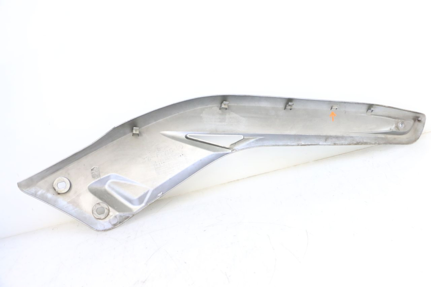 photo de CACHE SOUS SELLE GAUCHE YAMAHA X-MAX XMAX 125 (2010 - 2013) - Points de fixation