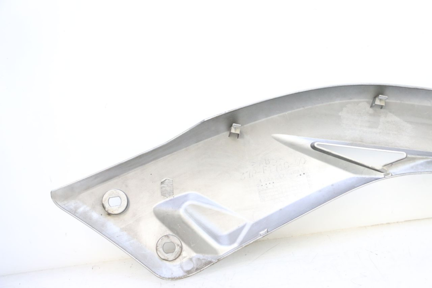 photo de CACHE SOUS SELLE GAUCHE YAMAHA X-MAX XMAX 125 (2010 - 2013) - État de surface