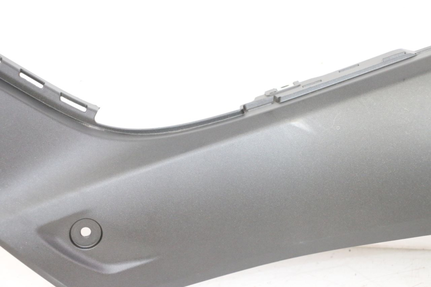 photo de CACHE SOUS SELLE GAUCHE YAMAHA XMAX X-MAX 125 (2021 - 2025)