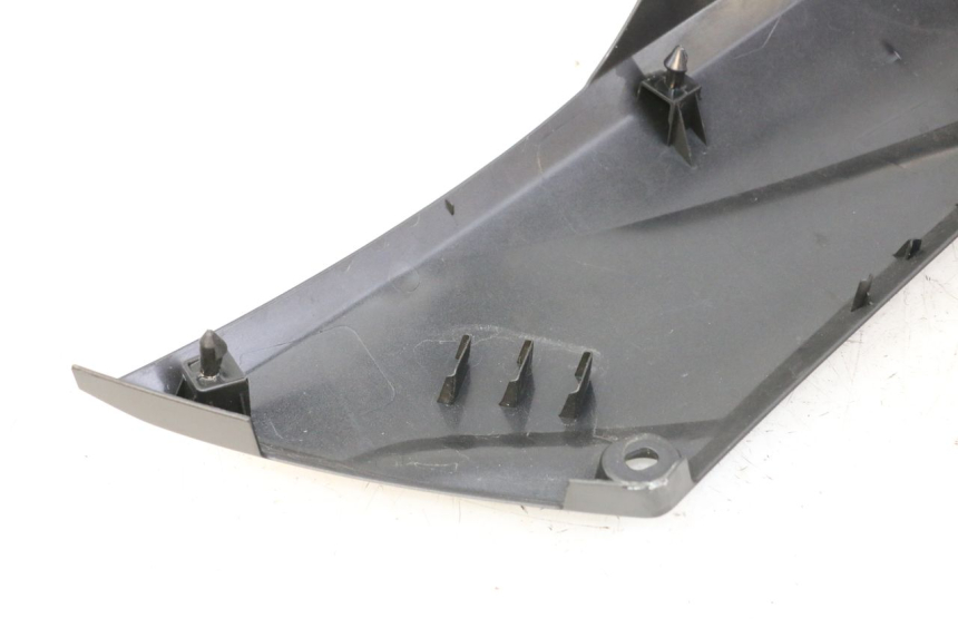 photo de CACHE SOUS SELLE GAUCHE YAMAHA XMAX X-MAX 125 (2021 - 2025)