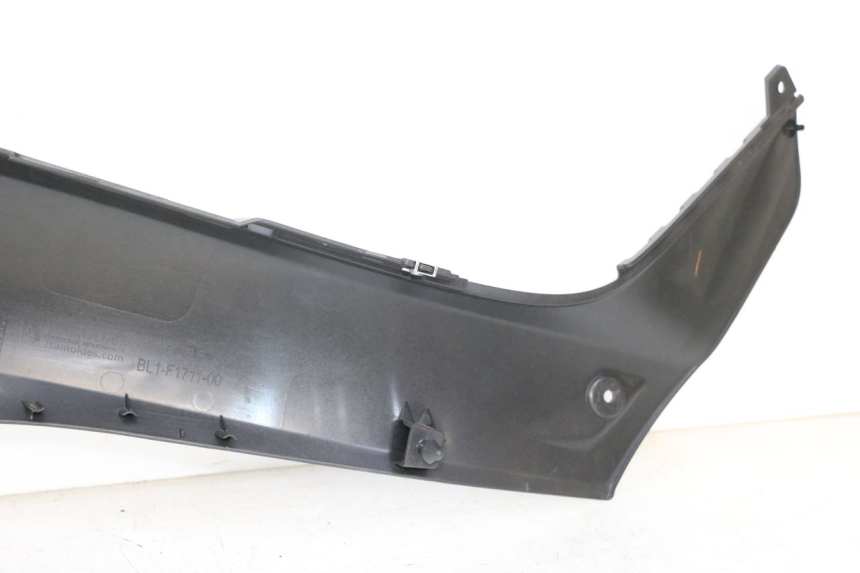photo de CACHE SOUS SELLE GAUCHE YAMAHA XMAX X-MAX 125 (2021 - 2025)