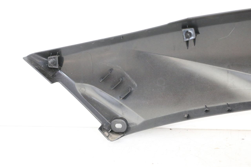 photo de CACHE SOUS SELLE GAUCHE YAMAHA XMAX X-MAX 125 (2021 - 2025)
