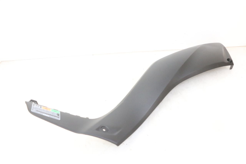 photo de CACHE SOUS SELLE GAUCHE YAMAHA XMAX X-MAX 125 (2021 - 2025)