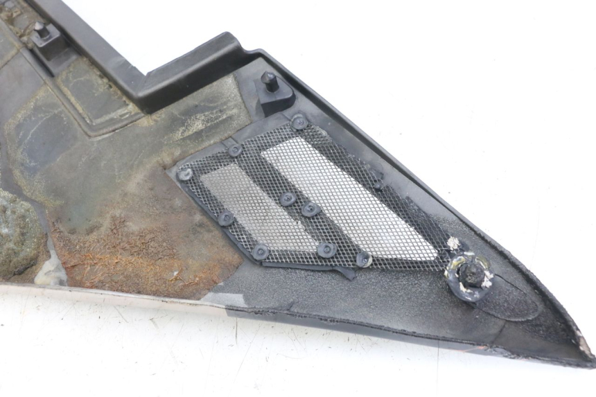 photo de CACHE SOUS SELLE GAUCHE YAMAHA FJ 3CX 1200 (1986 - 1996)