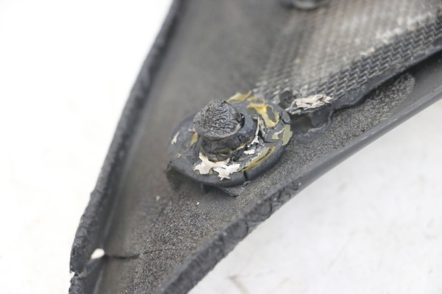 photo de CACHE SOUS SELLE GAUCHE YAMAHA FJ 3CX 1200 (1986 - 1996)