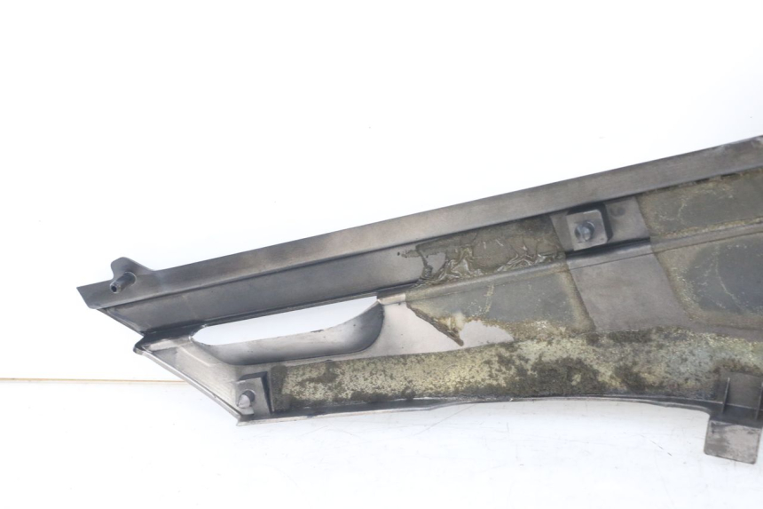 photo de CACHE SOUS SELLE GAUCHE YAMAHA FJ 3CX 1200 (1986 - 1996)
