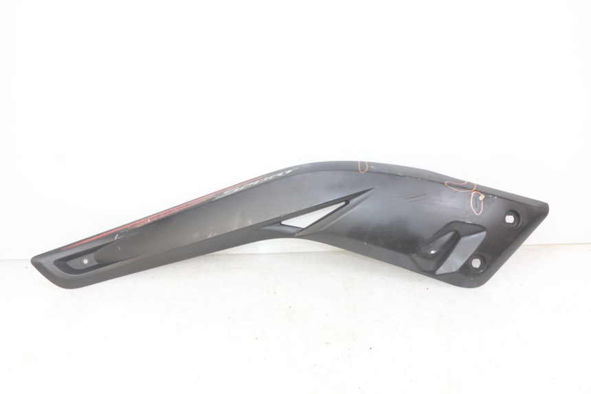 photo de CACHE SOUS SELLE GAUCHE YAMAHA X-MAX XMAX 125 (2010 - 2014)