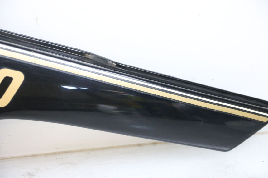 photo de CACHE SOUS SELLE GAUCHE YAMAHA XJ F 900 (1983 - 1994)