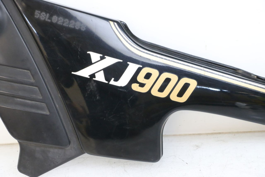 photo de CACHE SOUS SELLE GAUCHE YAMAHA XJ F 900 (1983 - 1994)