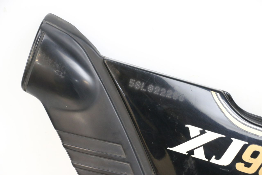 photo de CACHE SOUS SELLE GAUCHE YAMAHA XJ F 900 (1983 - 1994)
