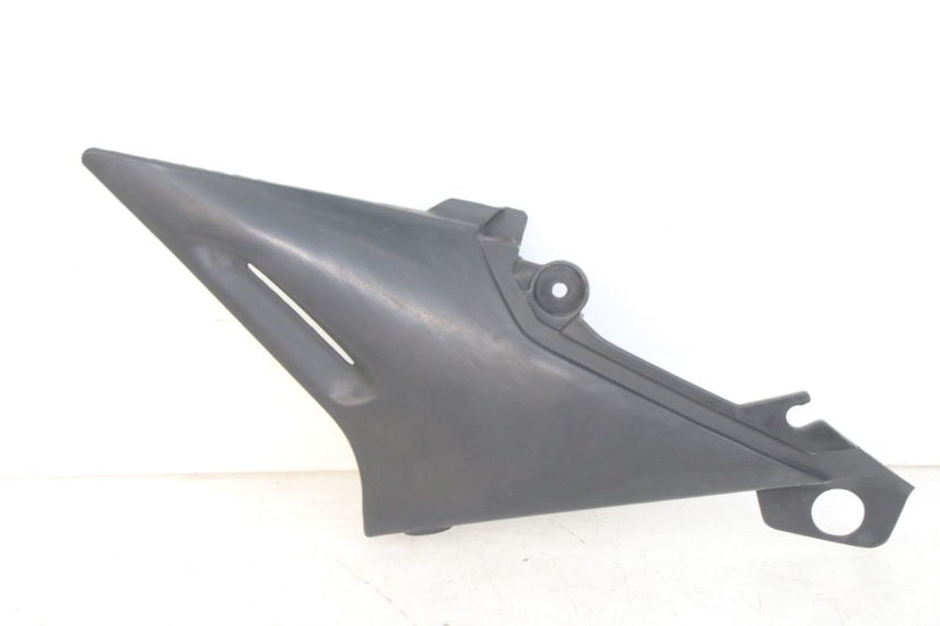 photo de CACHE SOUS SELLE GAUCHE YAMAHA XJN DIVERSION 600 (2000 - 2003)
