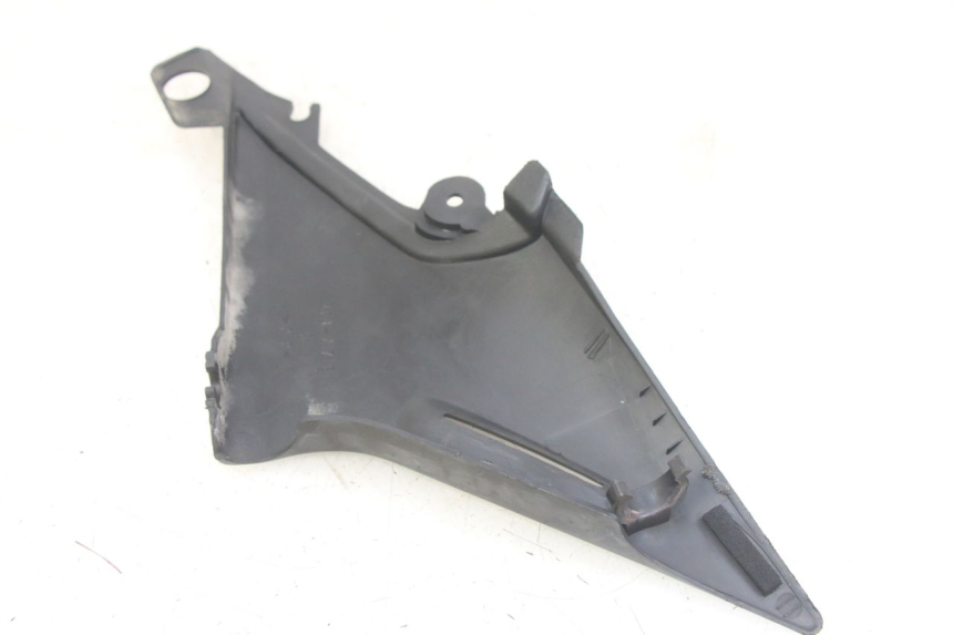 photo de CACHE SOUS SELLE GAUCHE YAMAHA XJN DIVERSION 600 (2000 - 2003)